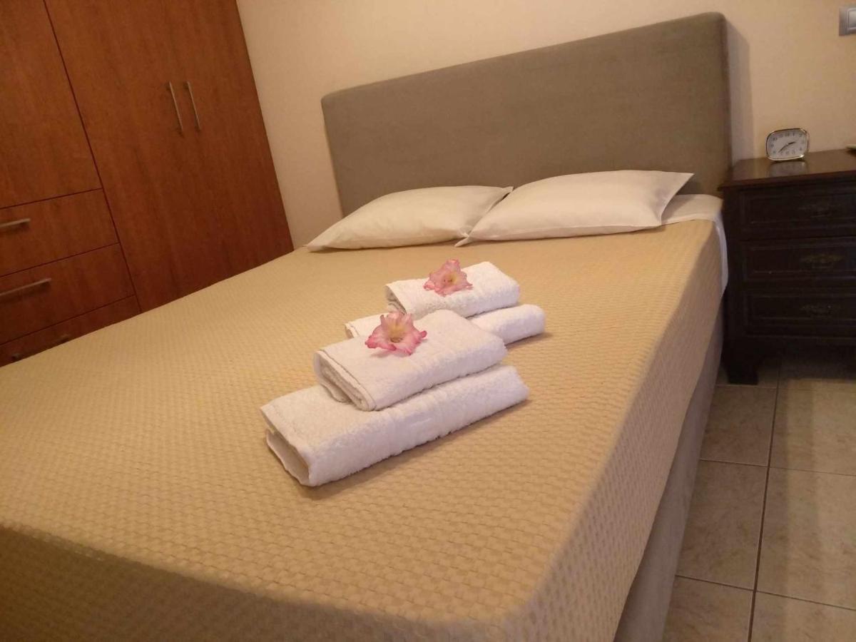 Villa Avatos - Near To The Port Of Rafina And The Airport Of Athens Agios Spyridon  Eksteriør billede